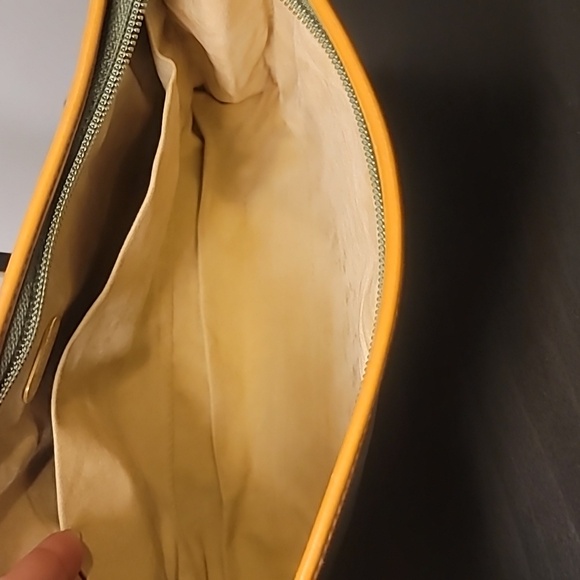 RARE VINTAGE GUCCI PLUS CLUTCH - Picture 9 of 13